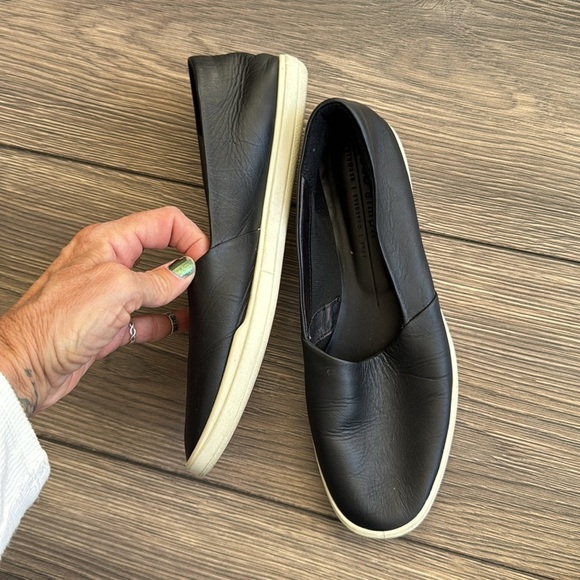 Ecco black leather simpil loafer white rubber sole - Picture 4 of 9